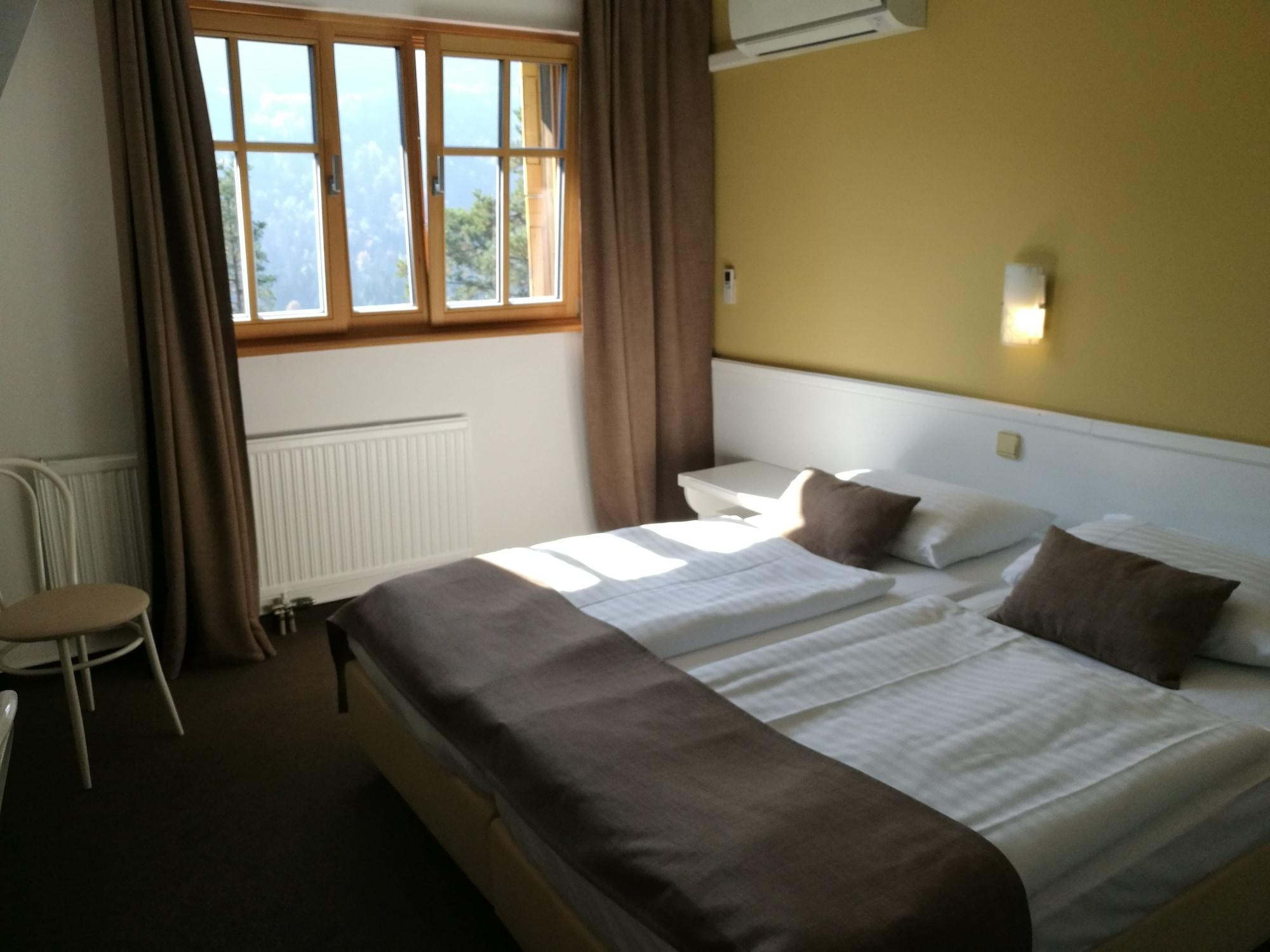 Ribno Alpine Hotel Bled Bagian luar foto